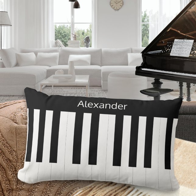 Schwarz-weißes Musikinstrument mit Klaviertastatur Lendenkissen (A stylish lumbar pillow with black and white piano keys design, personalized with a name)