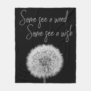 Schwarz-weißes NahaufnahmenFoto motivierend Fleecedecke