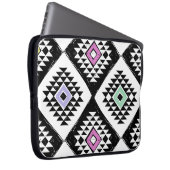 Schwarz-weißes Navajo Muster Laptopschutzhülle (Vorne Rechts)