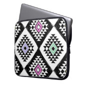 Schwarz-weißes Navajo Muster Laptopschutzhülle (Vorderseite Links)