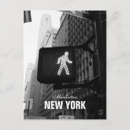 Schwarz-weißes New York Street Walk Sign Postkarte