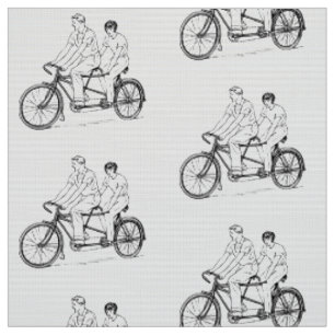 SCHWARZ-WEIßES PAAAR AUF EINEM RETRO-TANDEMFAHRRAD STOFF
