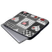 Schwarz-weißes Patchwork ist nahtlos. Laptopschutzhülle (Vorne Knopf)