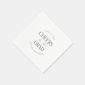 Schwarz-weißes Personalisiertes Cheers Grad Party Serviette (Ecke)