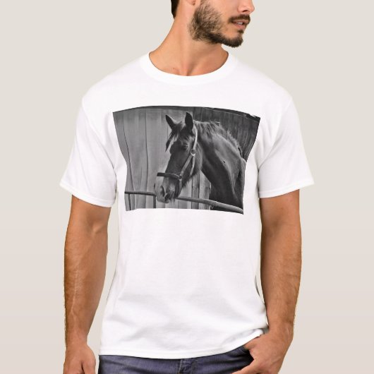 Schwarz-weißes Pferd - Tierfotografie T-Shirt (Vorderseite)