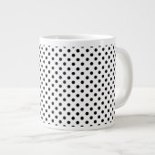 Schwarz-weißes Polka Dot Muster Jumbo-Tasse (Vorderseite Rechts)