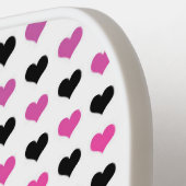 Schwarz-weißes rosa Herz-Muster | Modernes Monogra Pickleball Schläger (Linke Seite)
