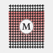 Schwarz-weißes rosa Herzmuster Monogramm Fleecedecke (Vorderseite)