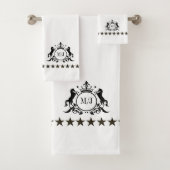 Schwarz-weißes Royal Scrolls Crown Horses Monogram Badhandtuch Set (Insitu)