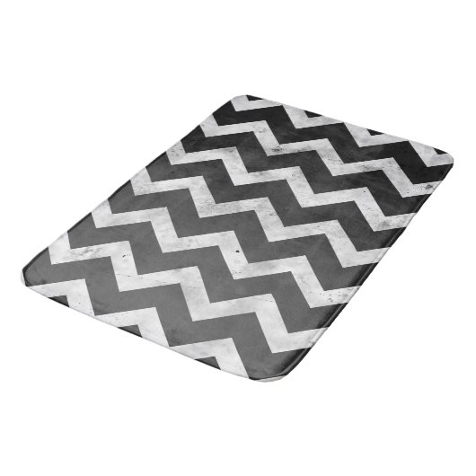Schwarz-weißes Rustikal-Chevron-Muster Badematte (Schrägansicht)