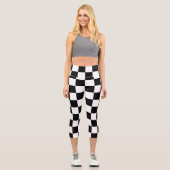 Schwarz-weißes Schachbrett Capri Leggings (Vorderseite)