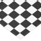 Schwarz-weißes Schachbrettmuster Tischdecke (Schrägansicht)