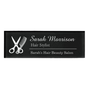 Schwarz-weißes Schere-Haar-Stylist-Salon-Personal Namenschild