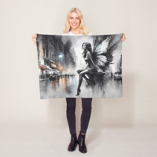 Schwarz-weißes städtisches Leben surreal Märchen S Fleecedecke (Beispiel)