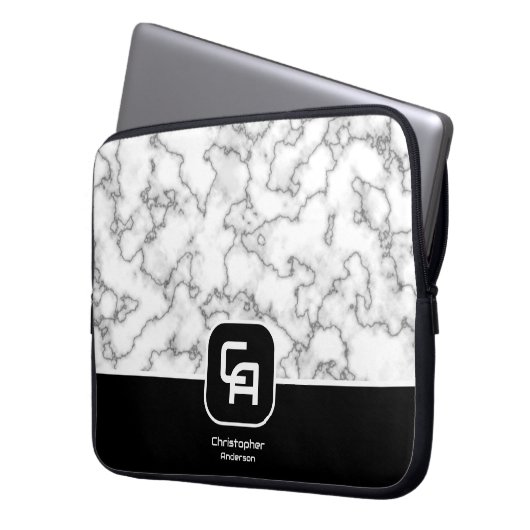 Schwarz-weißes Stone Monogramm Laptopschutzhülle (Vorderseite Links)