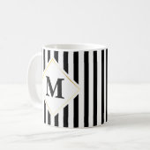 Schwarz-weißes Streifen-Monogramm Kaffeetasse (Vorderseite Links)