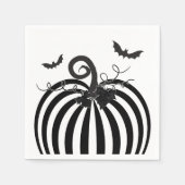 Schwarz-weißes Stripe Pumpkin & Bats Halloween-Par Serviette (Vorderseite)