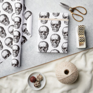 Schwarz-weißes Totenkopf-Muster Halloween Geschenkpapier