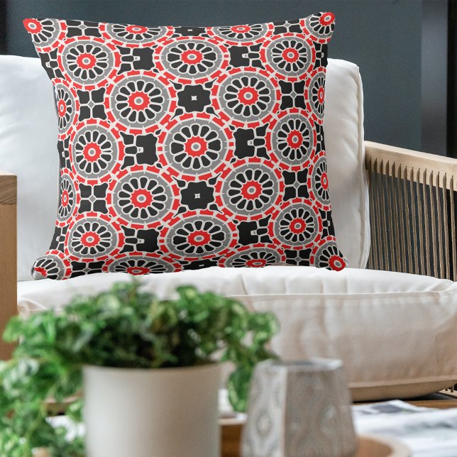 Schwarz-weißes und graues Mosaikmuster Kissen (Von Creator hochgeladen)