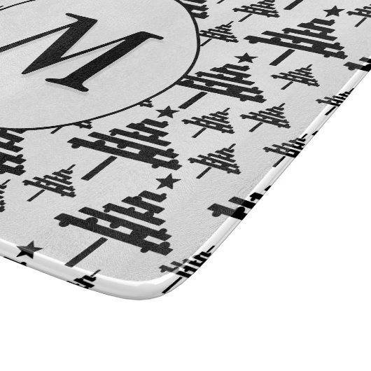 Schwarz-weißes Weihnachtsbaummuster Monogramm Schneidebrett (Ecke)