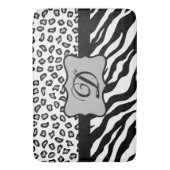 Schwarz-weißes Zebra Leopard-Monogramm Badematte (Vorderseite Vertikal)