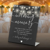 Schwarz-weißes Zeichenkettenlicht für das Gedächtn Sockelschild