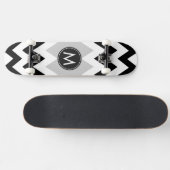 Schwarz-weißes Zickzack Muster Skateboard (Horizontal)