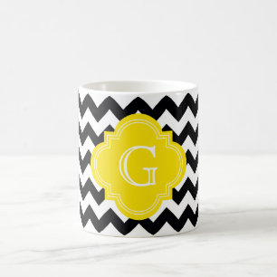 Schwarz-weißes Zickzack Zig-Zag-Gelbes Monogramm Kaffeetasse