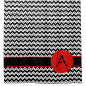 Schwarz-weißes Zickzack ZigZag Rotes Monogramm Cus Duschvorhang (Vorderseite)