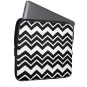 Schwarz-weißes Zigzag Zickzack Muster Laptopschutzhülle (Vorne Rechts)