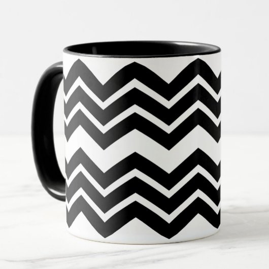 Schwarz-weißes Zigzag Zickzack Muster Tasse