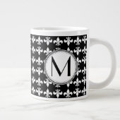 Schwarz | White Lilie Monogram Pattern Jumbo-Tasse (Rechts)