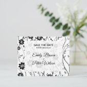 Schwarz-zarte Blume über weißem Hintergrund Ankündigungspostkarte (Stehend Vorderseite)