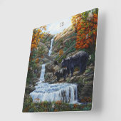 Schwarzbär Mutter und Cube Wasserfall Quadratische Wanduhr (Winkel)