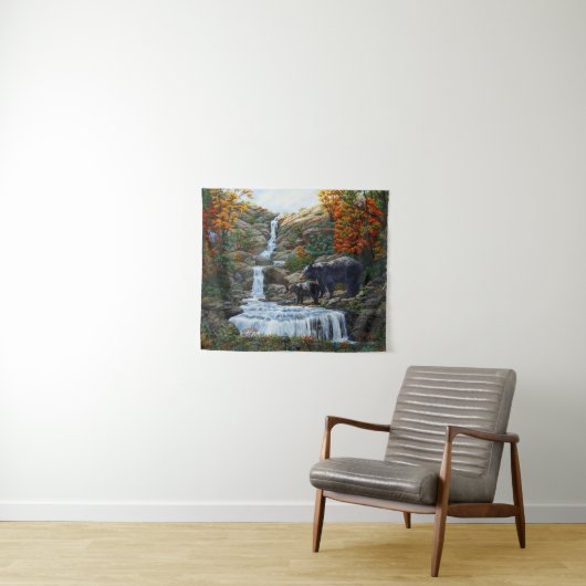 Schwarzbär Mutter und Cube Wasserfall Wandteppich (Beispiel (Horizontal))
