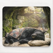 Schwarzbär unter einer Decke überwinternd Mousepad (Vorne)