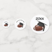 Schwarze Abschlussmütze auf einem Fußball Konfetti (Vorderseiten)