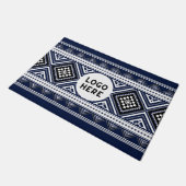 Schwarze Abstrakte ethnisch geometrische Muster mi Fußmatte (Schrägansicht)