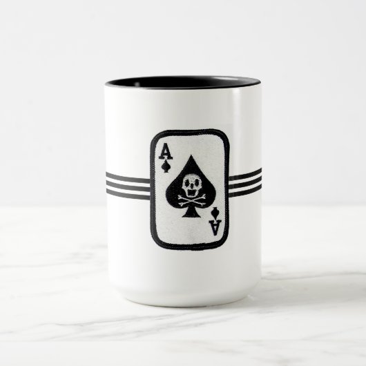 SCHWARZE ACES TASSE (Zentrum)