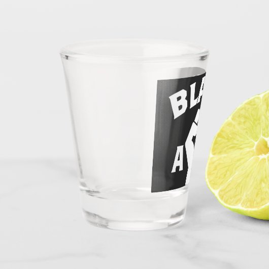Schwarze AF-Faust Schnapsglas (Links)
