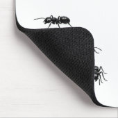 Schwarze Ameisen auf Weiß Mousepad (Ecke)