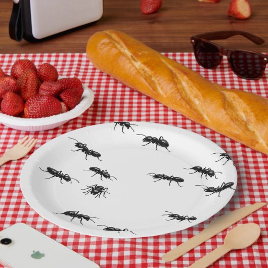 Schwarze Ameisen auf Weiß Pappteller (Picknick)