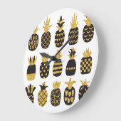 Schwarze Ananas: Einzigartiges texturiertes Set Große Wanduhr (Winkel)