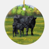 Schwarze Anguskühe und Niedliches Kalb im Sommerwe Keramik Ornament (Hinten)
