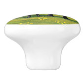 Schwarze Anguskühe und Niedliches Kalb im Sommerwe Keramikknauf (Seitenansicht)