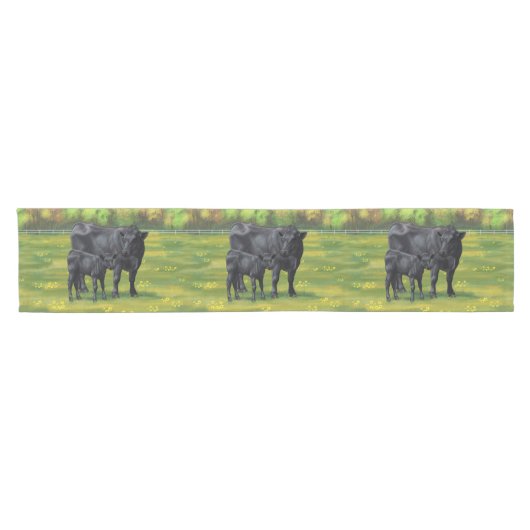 Schwarze Anguskühe und Niedliches Kalb im Sommerwe Kurzer Tischläufer (Horizontal)