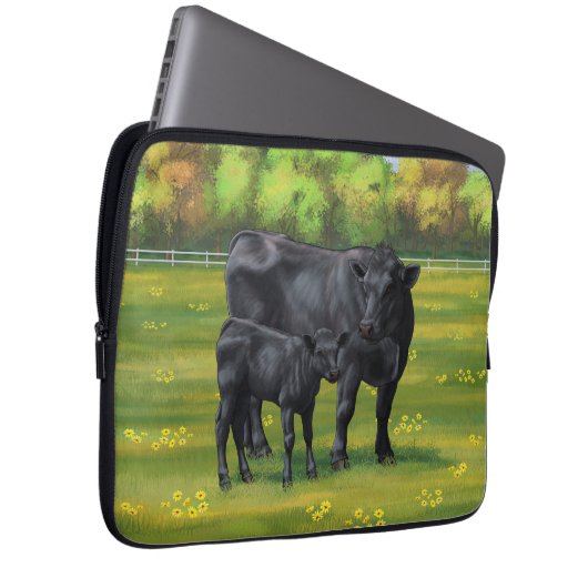 Schwarze Anguskühe und Niedliches Kalb im Sommerwe Laptopschutzhülle (Vorne Rechts)