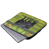 Schwarze Anguskühe und Niedliches Kalb im Sommerwe Laptopschutzhülle (Vorne Knopf)