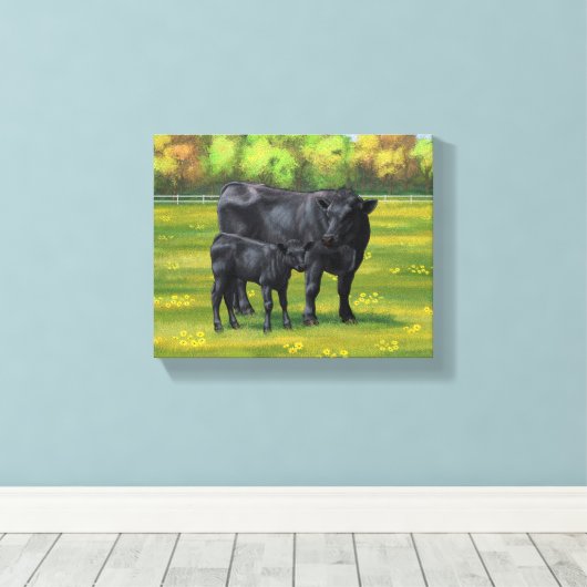 Schwarze Anguskühe und Niedliches Kalb im Sommerwe Leinwanddruck (Insitu (Holzboden))