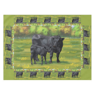 Schwarze Anguskühe und Niedliches Kalb im Sommerwe Tischdecke